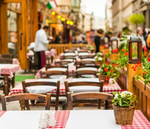 Restaurant Setting: How To Eat Out on the Low FODMAP Diet
