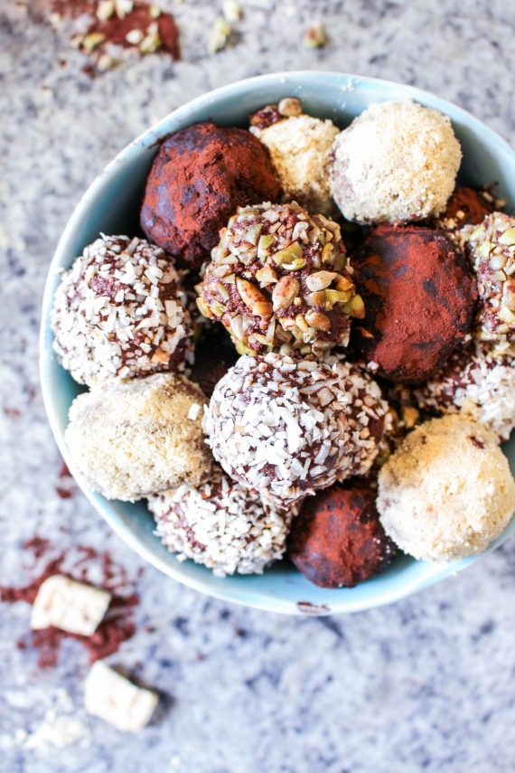 https://alittlebityummy.com/wp-content/uploads/2017/12/Low-FODMAP-Chocolate-Truffle-Balls-570x855.jpg