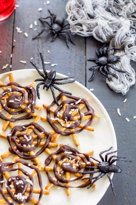 Low FODMAP Pretzel Spiderwebs