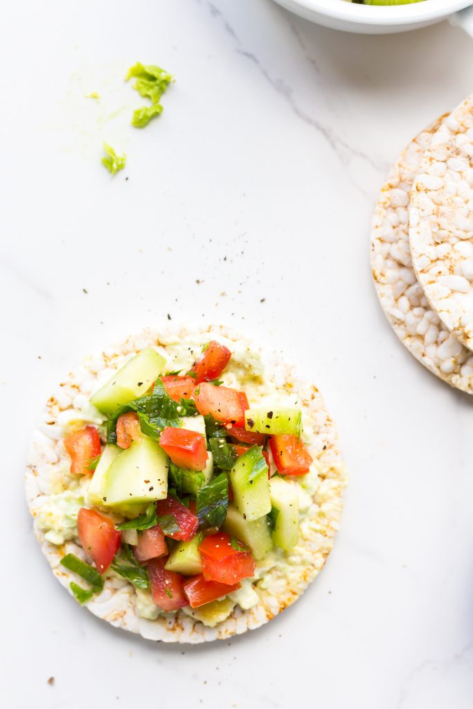 Rice Cakes with Low FODMAP Smashed Avocado & Salsa