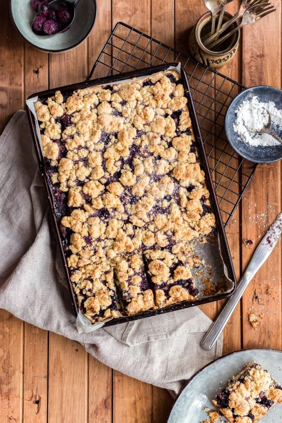 Low FODMAP Blueberry Crumble Slice